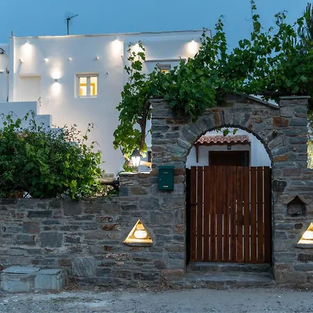 Ninemia Naxos